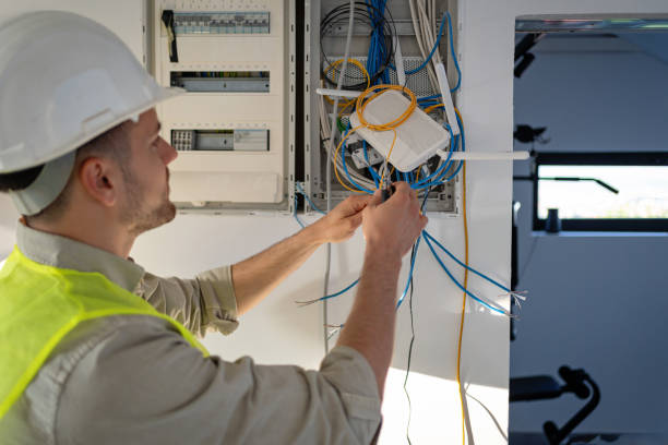 Best Local Electrician Companies  in Union Gap, WA